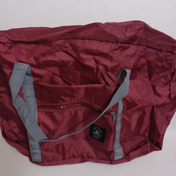 WIND BLOWS RIVER FLOWS TRAVEL BAG - Picture 4 of 5